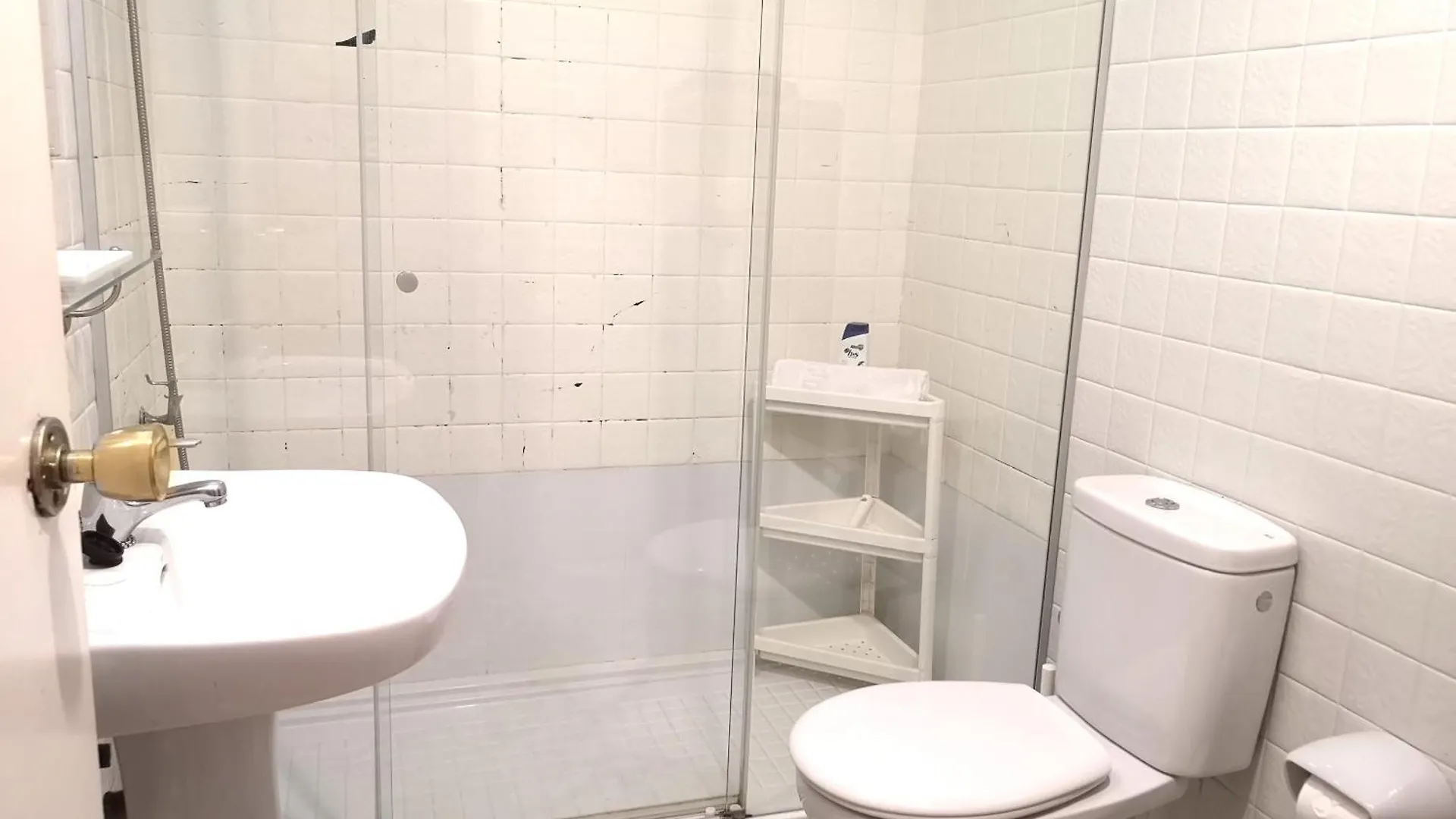 Aparteasy - Balcony, Quiet, Sunny Apartment Barcelona