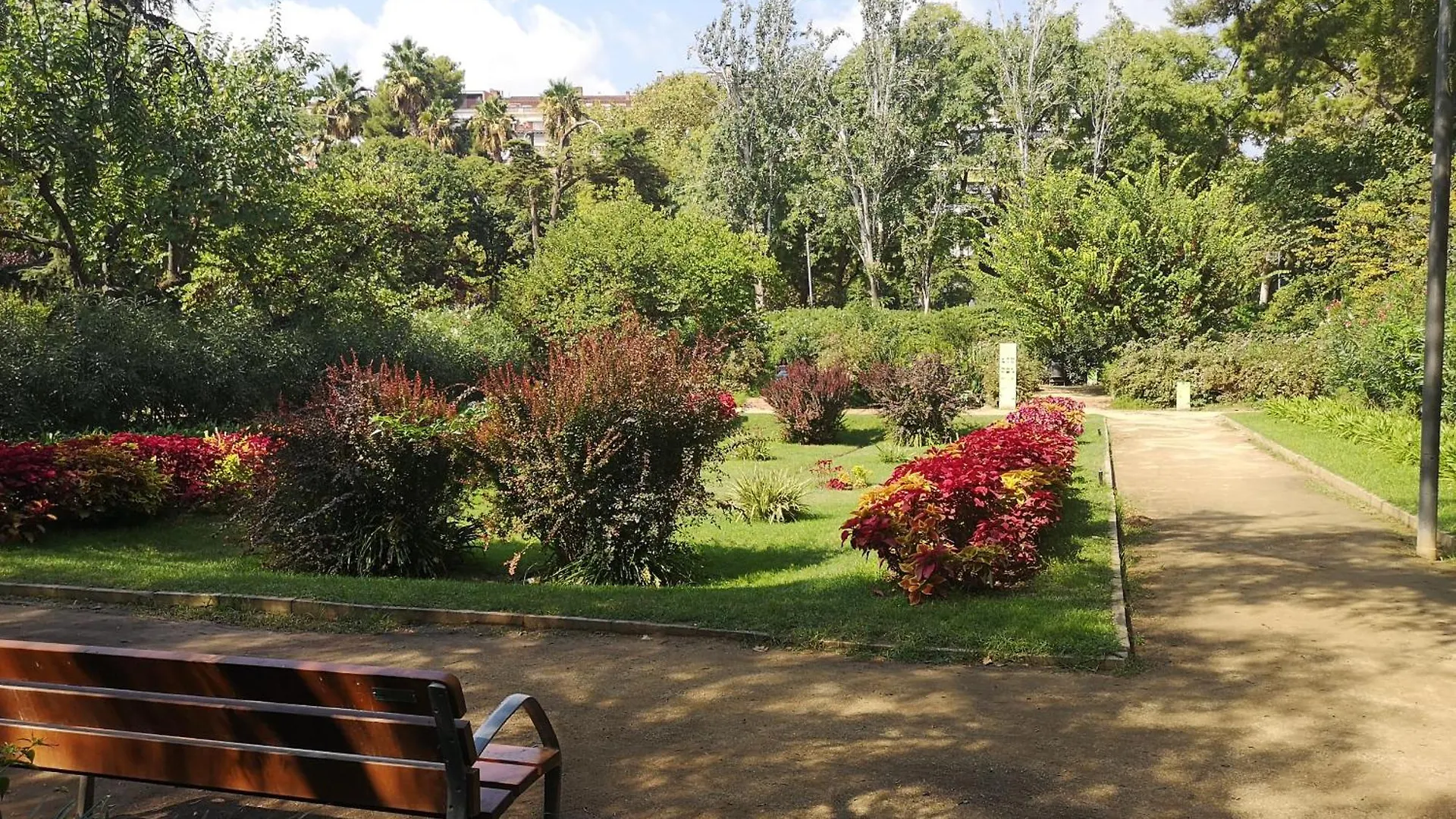 Aparteasy - Balcony, Quiet, Sunny Apartment Barcelona