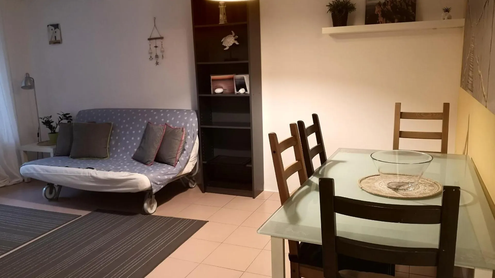 Aparteasy - Balcony, Quiet, Sunny Apartment Barcelona