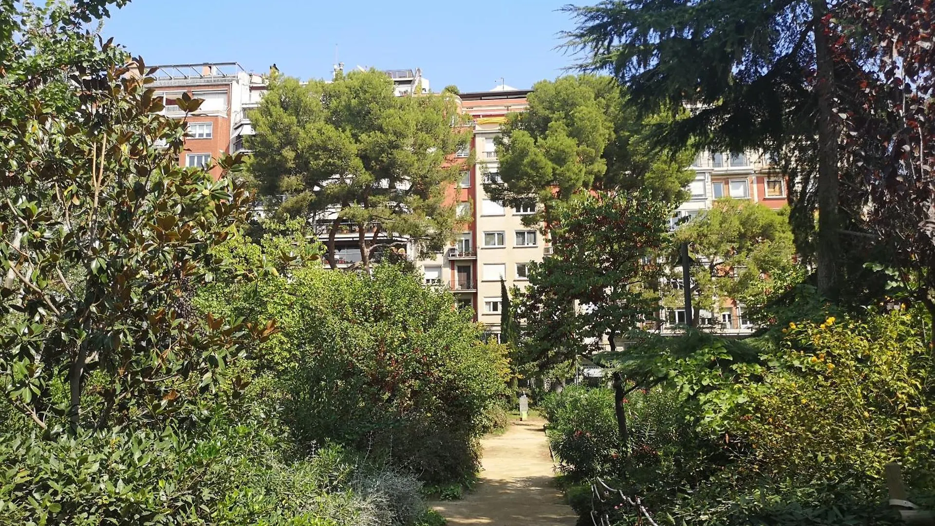 Aparteasy - Balcony, Quiet, Sunny Apartment Barcelona Spain
